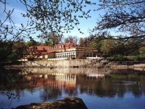 Der Quellenhof Hotel Helmstedt Bagian luar foto